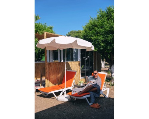 Уютное бунгало для двоих в апельсиновом саду