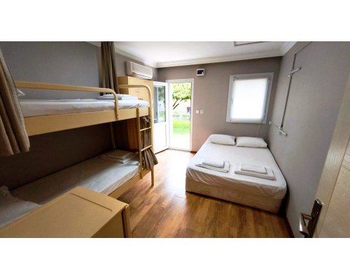 Уютный номер для четверых в Orange Beach Camp