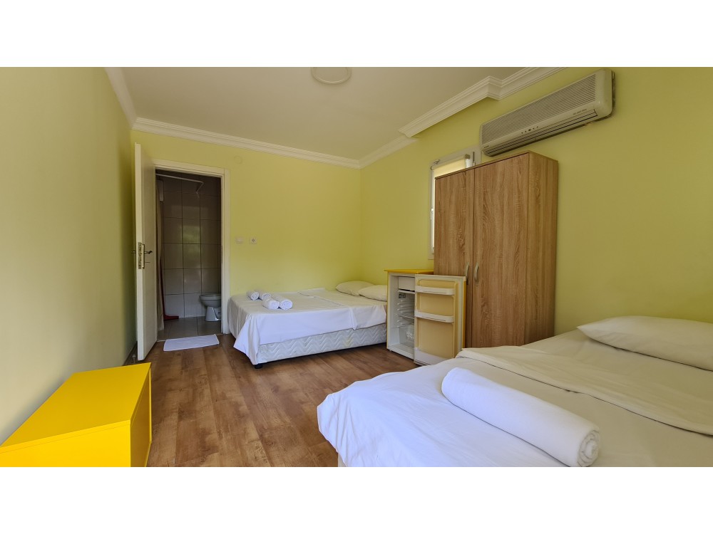 Уютный номер для троих в Orange Beach Camp